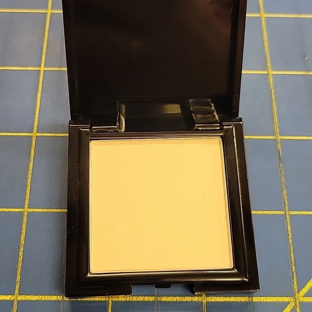 Reina Rebelde On Your Face Finishing Powder Perla 0.98 oz